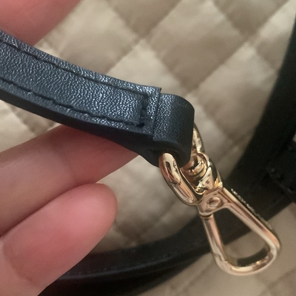 Michael Kors Black and Gold bag strap - Picture 4 of 10